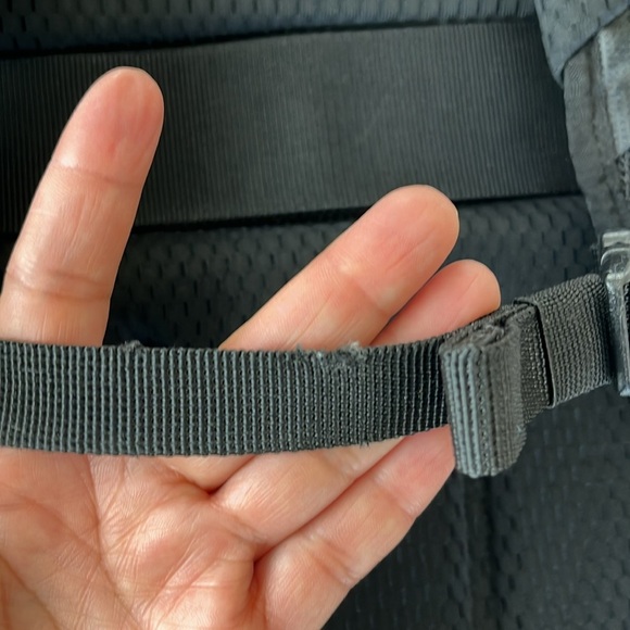 THULE SWEDEN Accent Backpack 23L Black UNISEX Backpack - Picture 11 of 16